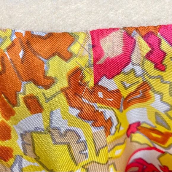 Vtg 60s cream longline vest with vibrant lining - Picture 8 of 8